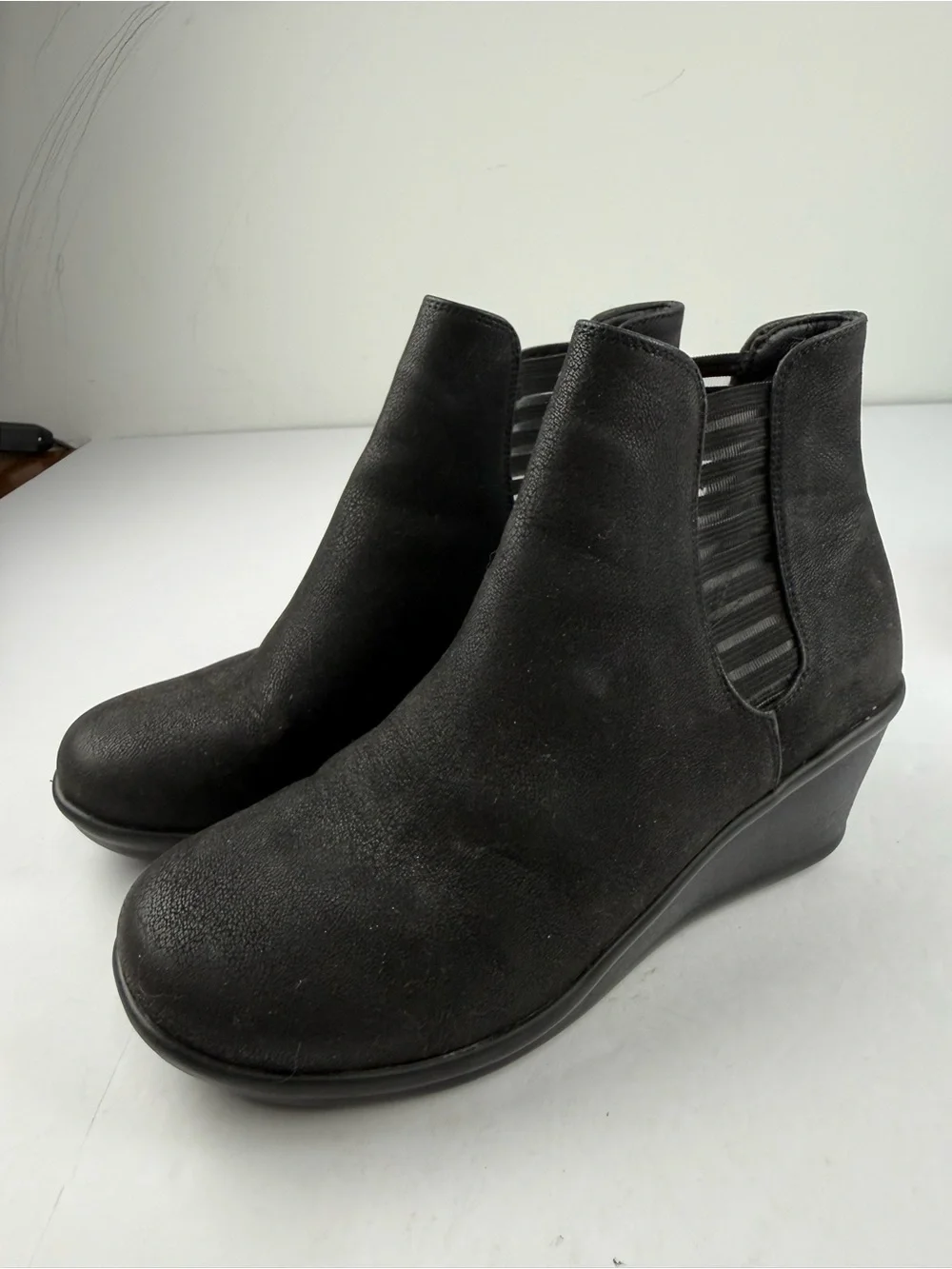 Skechers Womens 8.5 Rumblers Beam Me Up Black Microsuede Ankle Boot Wedge